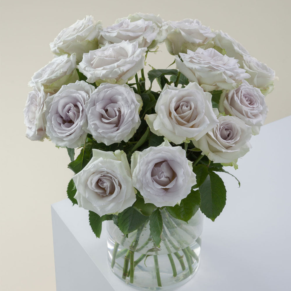 
                  
                    Ecaudor Grey Flowers Vase
                  
                